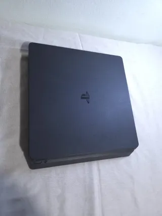 PlayStation 4 Slim