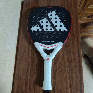 Pala Adidas Metalbone Team 2025