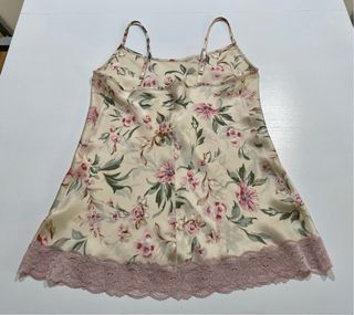 Camisón floral encaje beige y rosa