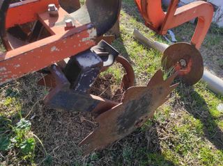 Cultivador ahoyador 6 surcos.