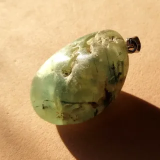 Prehnita joya amuleto