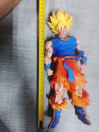 Figura Goku Super Saiyan 32 cm Dragon ball z