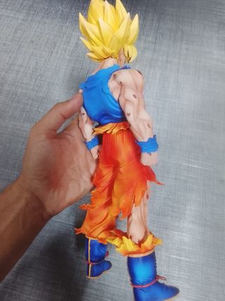 Figura Goku Super Saiyan 32 cm Dragon ball z