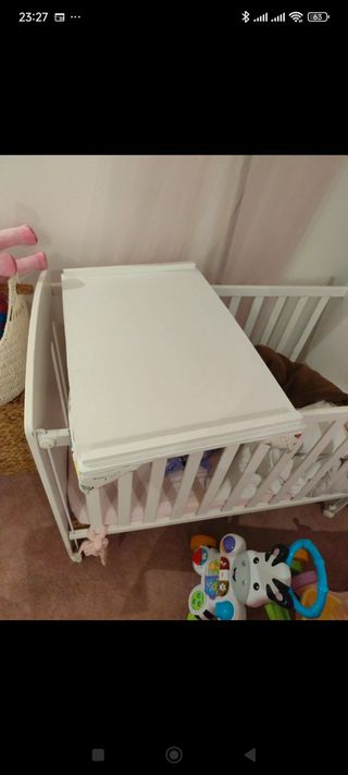 Muda fraldas universal de encaixe para berço