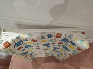 Muda fraldas universal de encaixe para berço