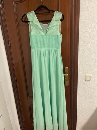 Vestido de fiesta verde con pedrería