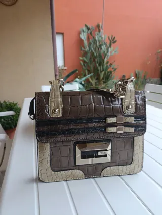 Borsa Guess Beige e Marrone Coccodrillo