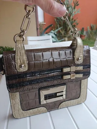 Borsa Guess Beige e Marrone Coccodrillo