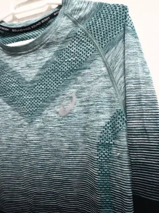 CAMISETA TÉCNICA ASICS HOMBRE