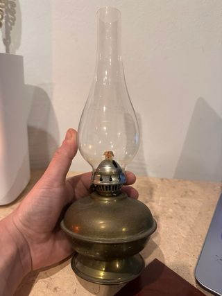 Lampada a olio vintage in metallo e vetro