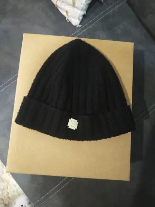 Gorro de lana los vendo juntos o separados.