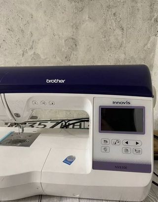 Máquina de bordar Brother Innov-is NV850E