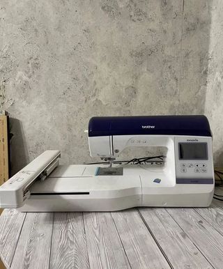 Máquina de bordar Brother Innov-is NV850E