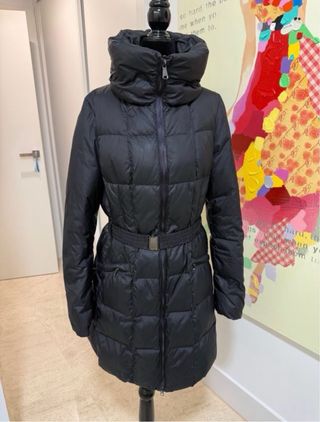 Plumífero Geox negro con cinturón