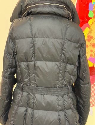 Plumífero Geox negro con cinturón