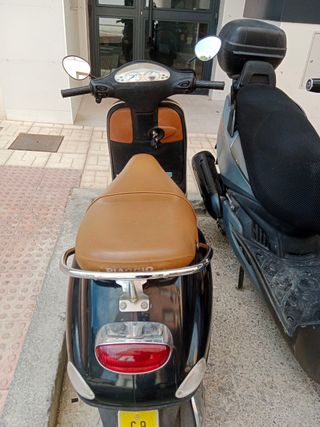 Vespa ET50 Negra