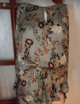 Blusa floral verde