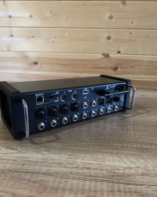 Behringer X Air XR12 Mesa Mezclas
