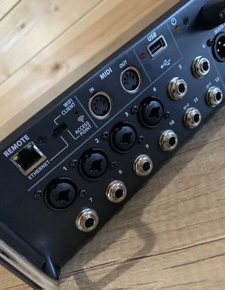 Behringer X Air XR12 Mesa Mezclas