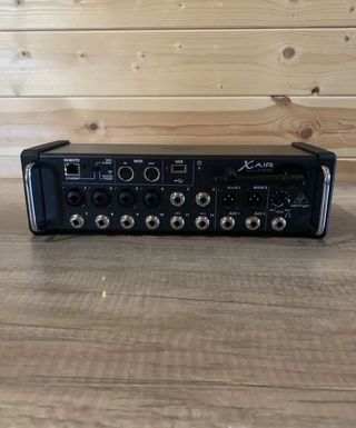Behringer X Air XR12 Mesa Mezclas