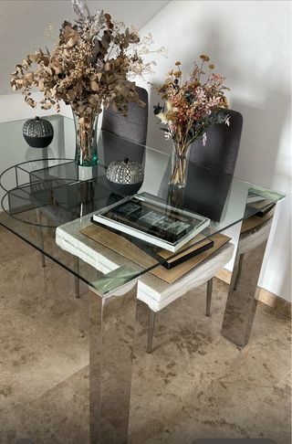 Mesa de cristal patas plateadas