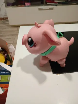 Cerdito de juguete rosa