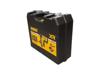 clavadora dewalt dgn845d1