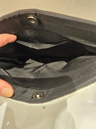 Bolso de abalorios con cadena