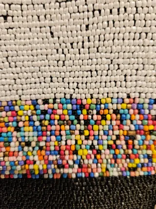 Bolso de abalorios con cadena