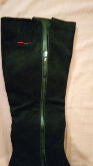 Botas altas ante negras mujer