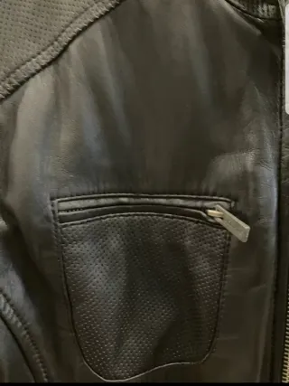 Cazadora de cuero rochas negra