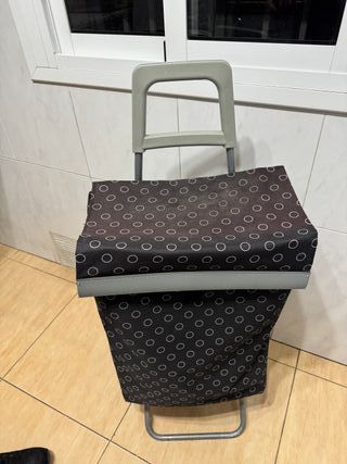 Carrito de compra con ruedas