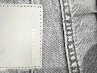 Calça jeans cinza larga