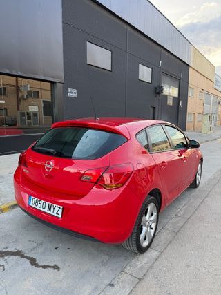 Opel Astra 2011