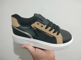 Tênis plataforma preto e bege com zíper