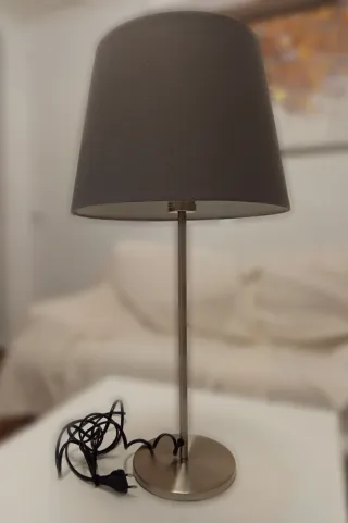 Lámpara de mesa tela y metal