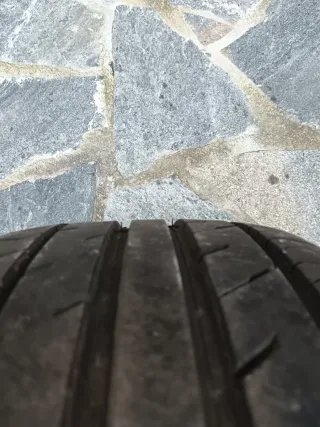 Neumático 255/35/19 (96Y) 70€ Izquierda