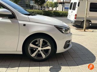 Peugeot 308 5p Allure 1.2 PureTech 96KW (130CV)