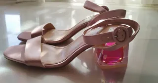 Sandalias tacón transparente rosa