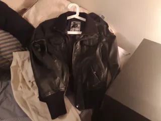 Cazadora Piel Auténtica Negra de mango