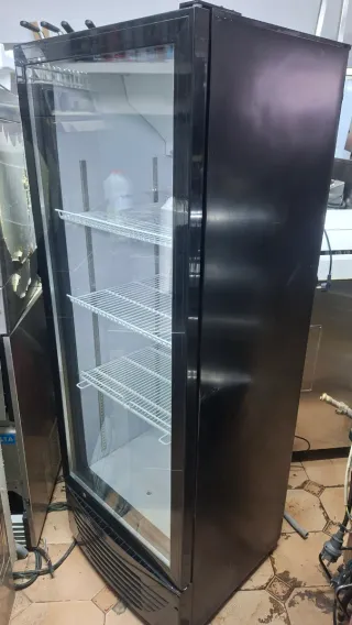 Nevera expositora cristal negra