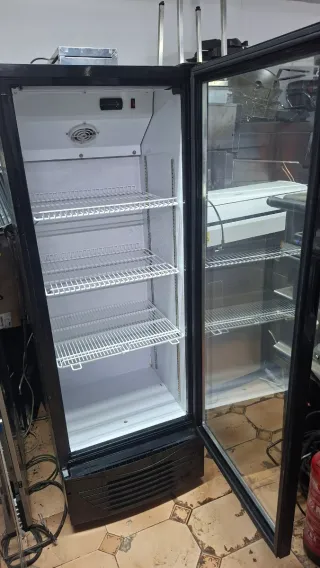 Nevera expositora cristal negra