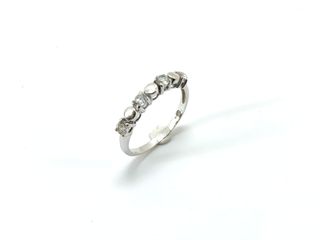 anillo oro 18k con piedra con circonita