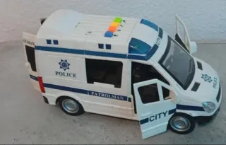 A elegir vehículos o camiones de policía y más!