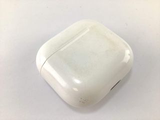 in-ear apple airpods 4 gen