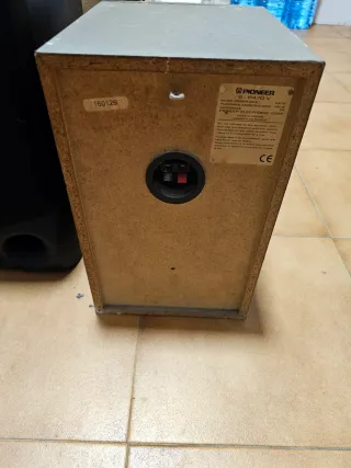 Altavoz JVC Negro y PIONEER