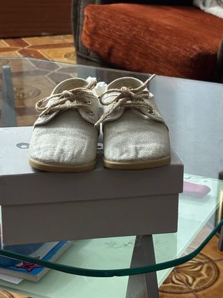 Zapatos niño beige talla 24