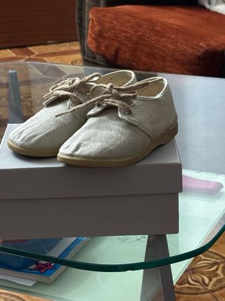 Zapatos niño beige talla 24