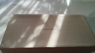 Tacones dorados tejidos