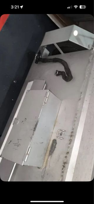 Remolque para motos con cofre y candado